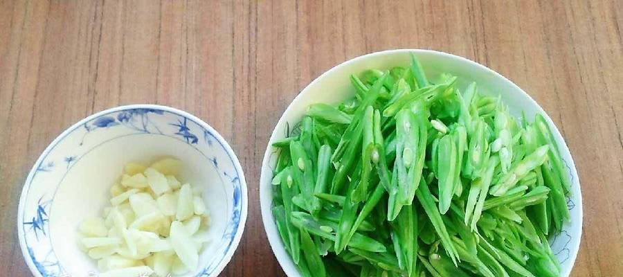 四季豆的剥豆筋方法（教你简单易行的剥豆筋技巧）