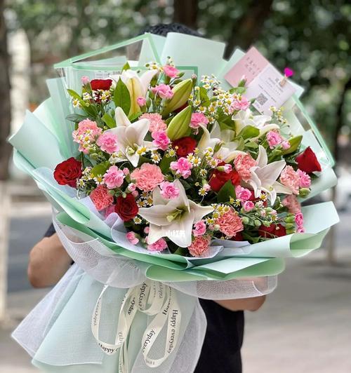 花车百合玫瑰怎么养护和浇水？正确的浇水方法是什么？