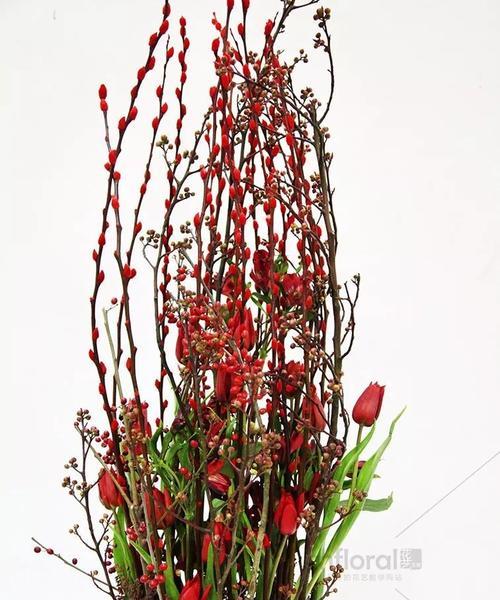 带芽的玫瑰花插花技巧是什么？