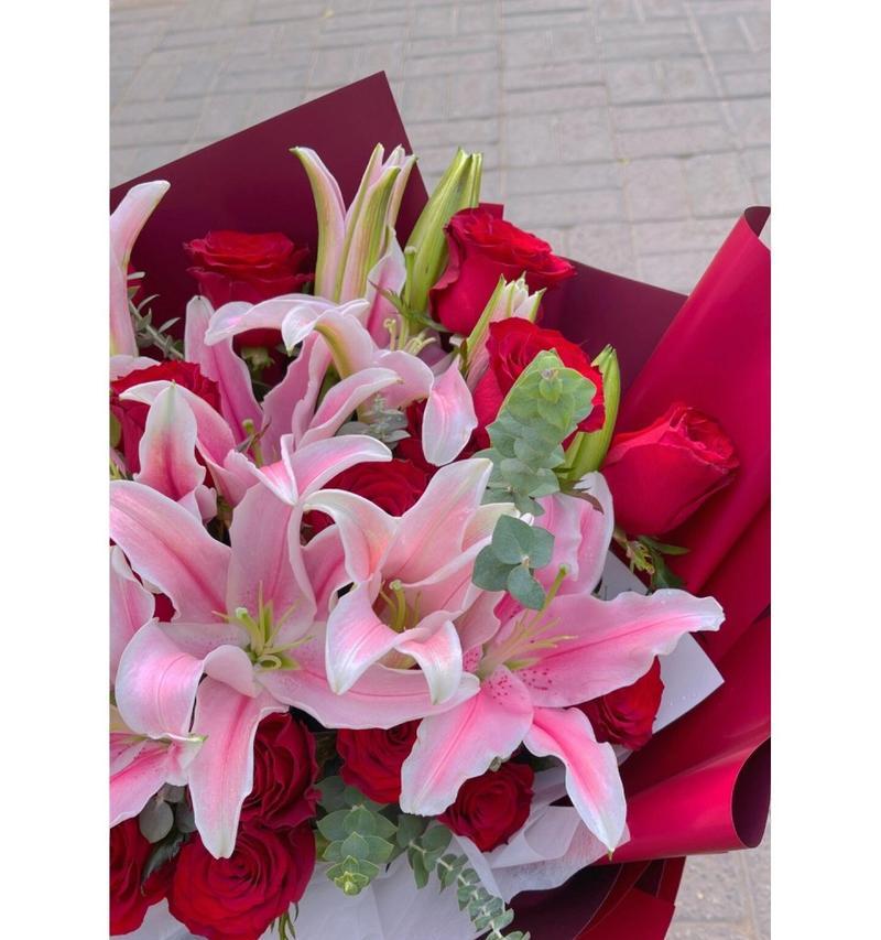 君子兰百合花束怎么养护和管理？如何保持花束新鲜？