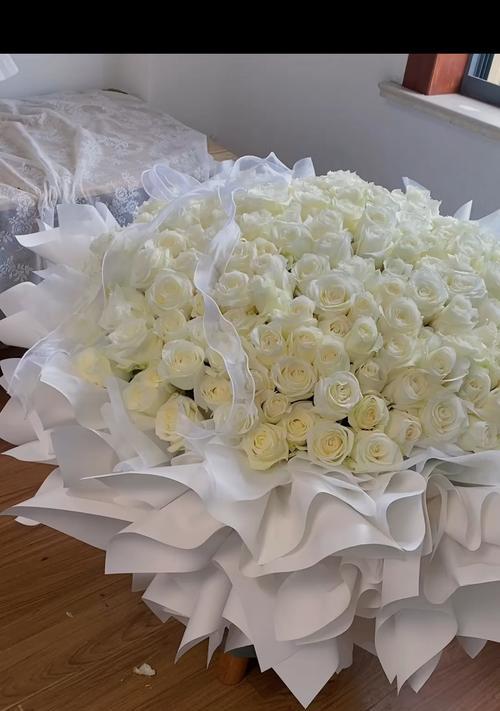 表白时用白玫瑰花束的花语是什么？