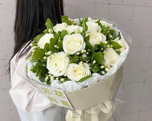 前女友送白玫瑰花有何深意？