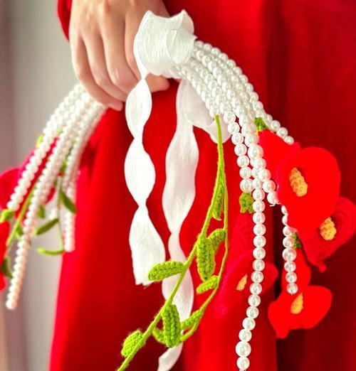 红色幸运草的花语有何寓意？代表了什么？