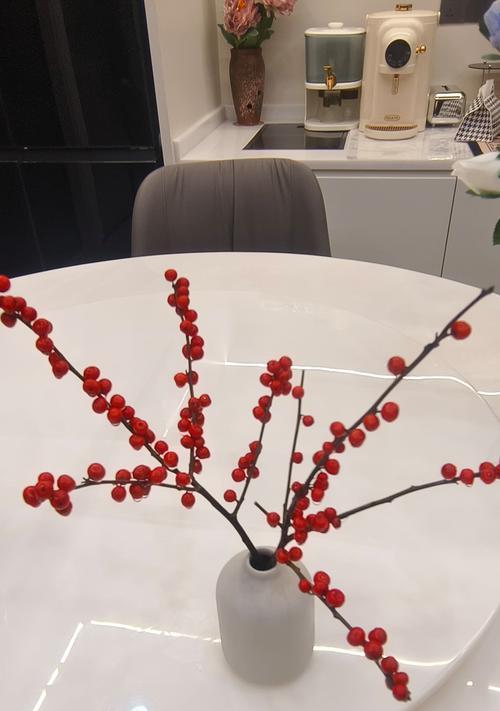 红果修剪指南：如何修剪枝条以提高果实品质