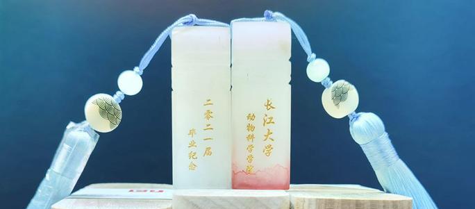花语青喜欢什么礼物？如何挑选合适的礼物？