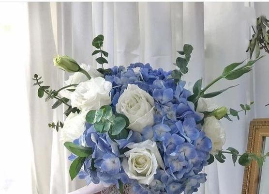 蓝色手捧花的寓意是否吉祥？
