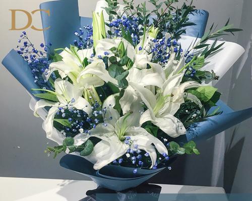 生日快乐送百合花的寓意是什么？百合花代表什么？