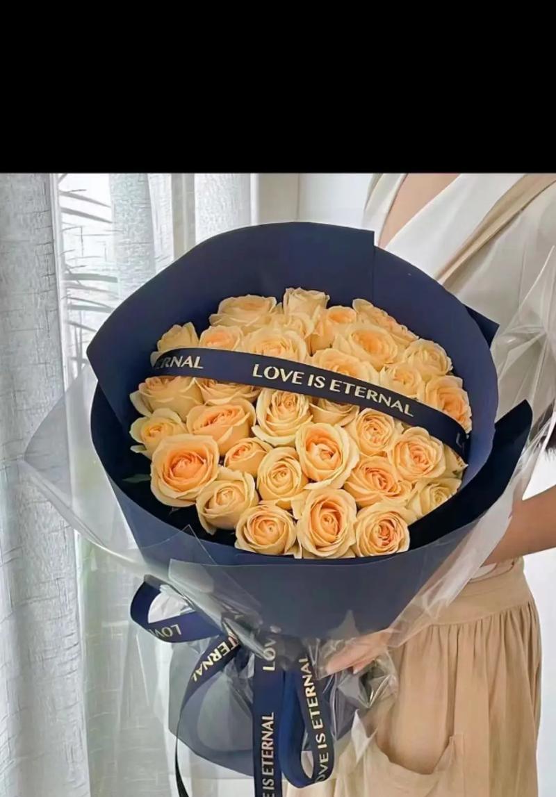 九朵白色玫瑰花代表什么？白色玫瑰花的含义有哪些？