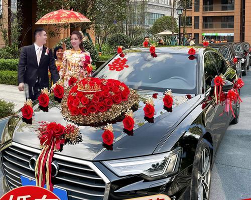 婚车挂黄色手花的寓意是什么？它在婚礼中扮演什么角色？
