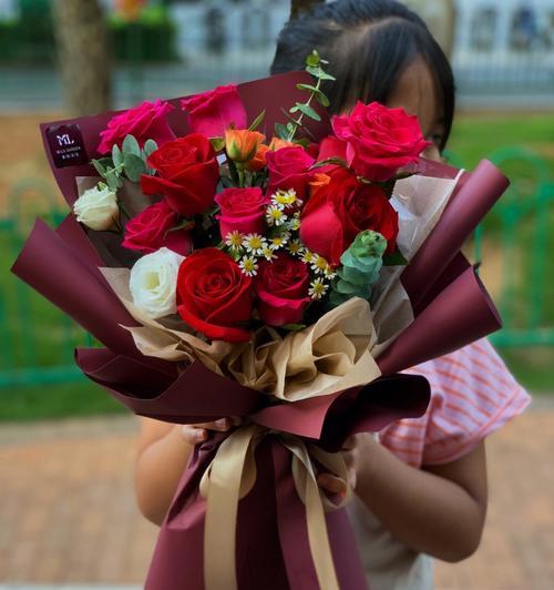 11朵红色玫瑰代表什么？红色玫瑰花束的含义是什么？