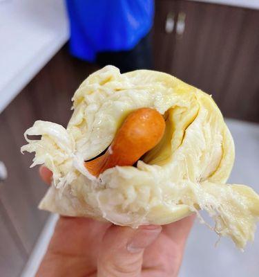 手捧花换榴莲的寓意是什么？这种做法有何深意？