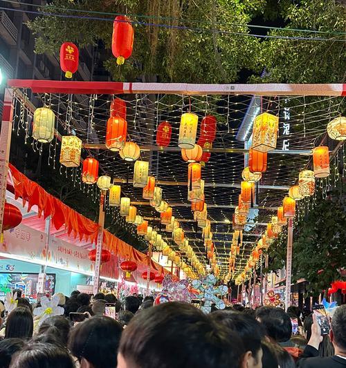 花街的文化意义是什么？逛花街有哪些传统习俗？
