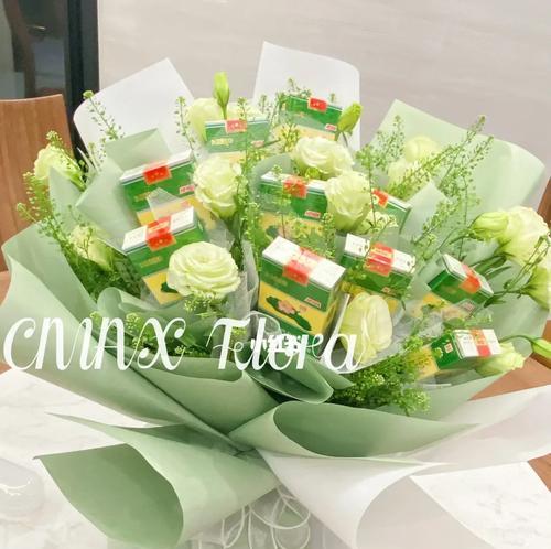 绿色喷绘花束的花语是什么？