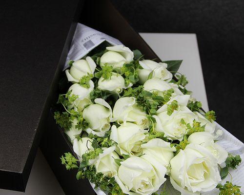 绿色喷绘花束的花语是什么？