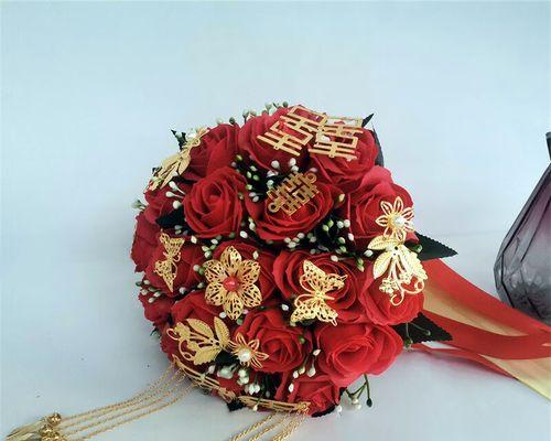 婚礼中新郎手捧花的含义是什么？代表什么？