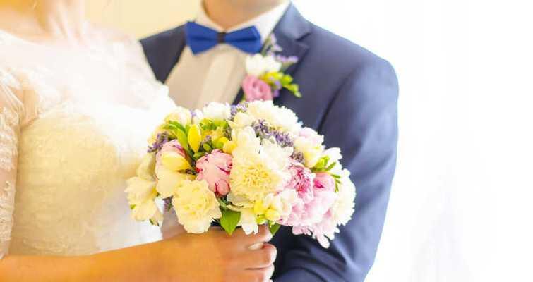 结婚时手捧花的意义是什么？