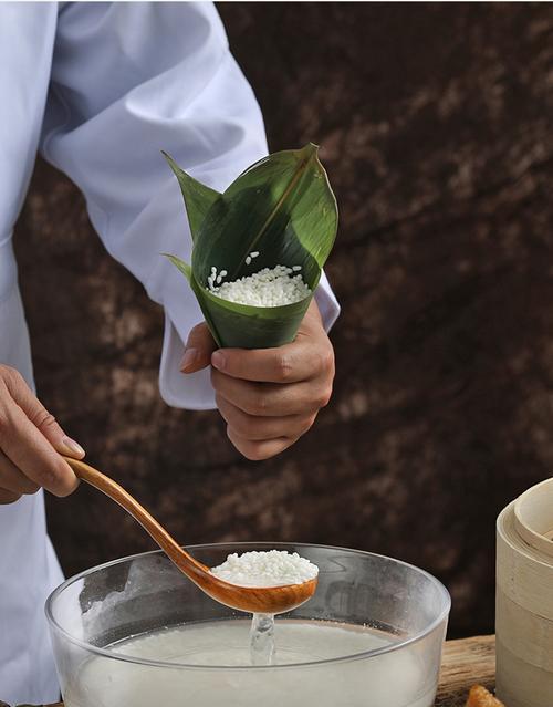 端午节送到玫瑰花的寓意是什么？端午节送玫瑰花有何深意？
