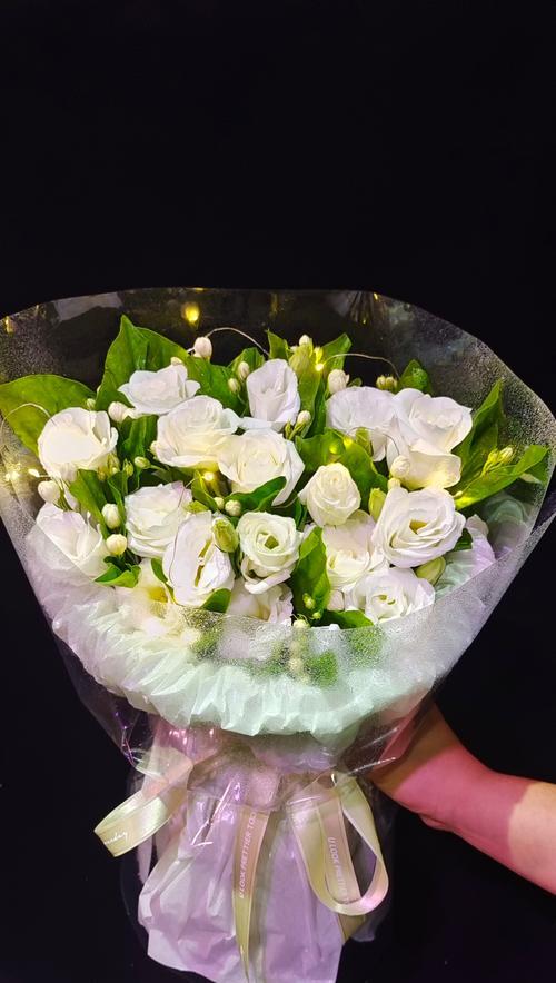 白色花束送别花代表什么含义？