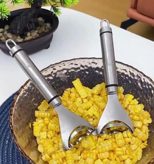 湿玉米的剥粒方法（轻松掌握，享受美味的玉米粒）