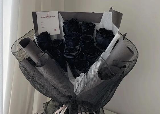 黑色玫瑰的花语及其深刻意义（黑色玫瑰）