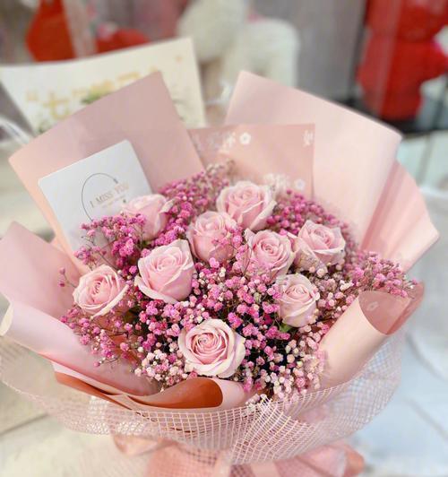 送粉色玫瑰的意义及象征（绽放爱意与浪漫）